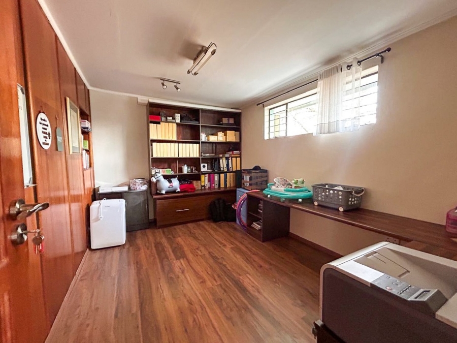 4 Bedroom Property for Sale in Lindequesdrif North West